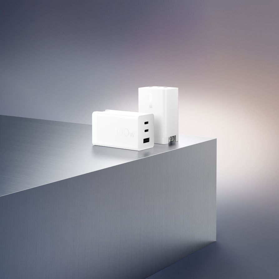 ASUS 100W USB-C GaN 充電器以同級產品，全球最小體積之姿亮相，進一步提升工作的效率與便利。